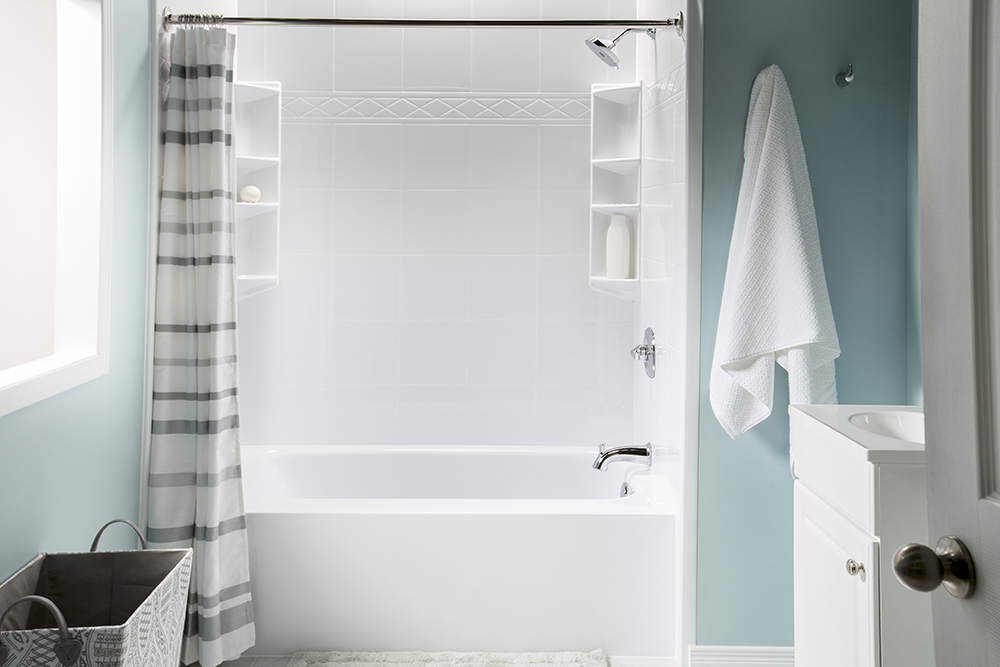 Padova White bathtub and shower